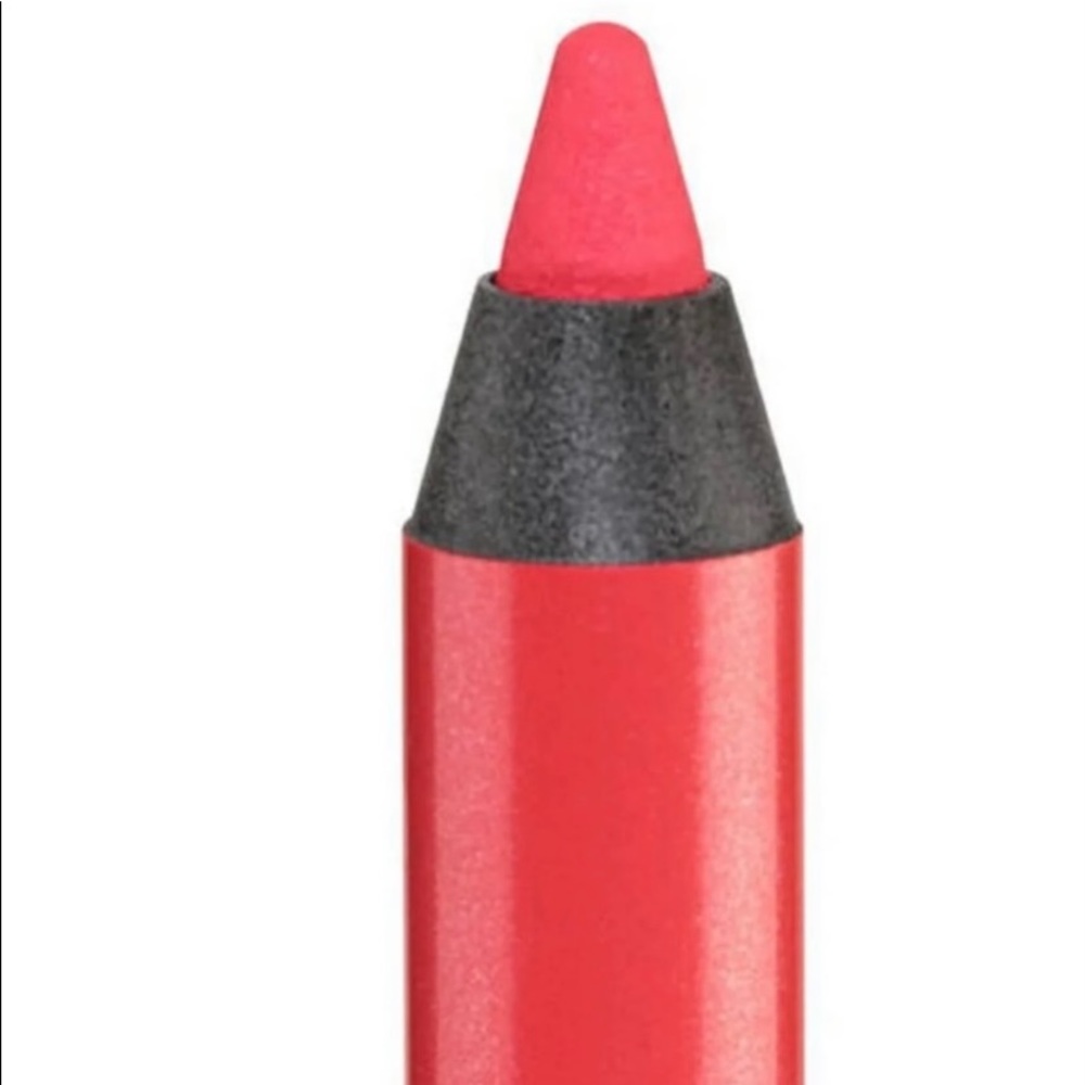 Urban Decay 24Hr Glide lipliner in Streak